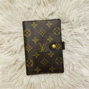 Authentic Louis Vuitton monogram agenda💕
